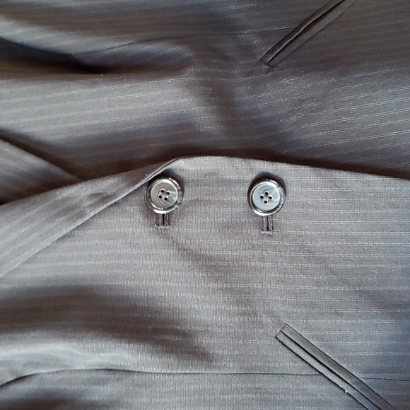 Worthington, black pinstrip blazer, size 8 - Picture 4 of 7